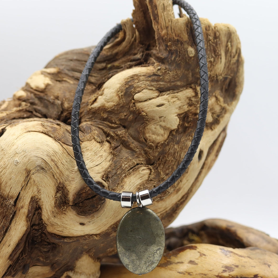 Collier homme cuir noir avec pendentif pyrite - 17